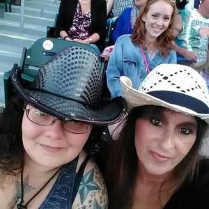 Meet your Posher, Kelly